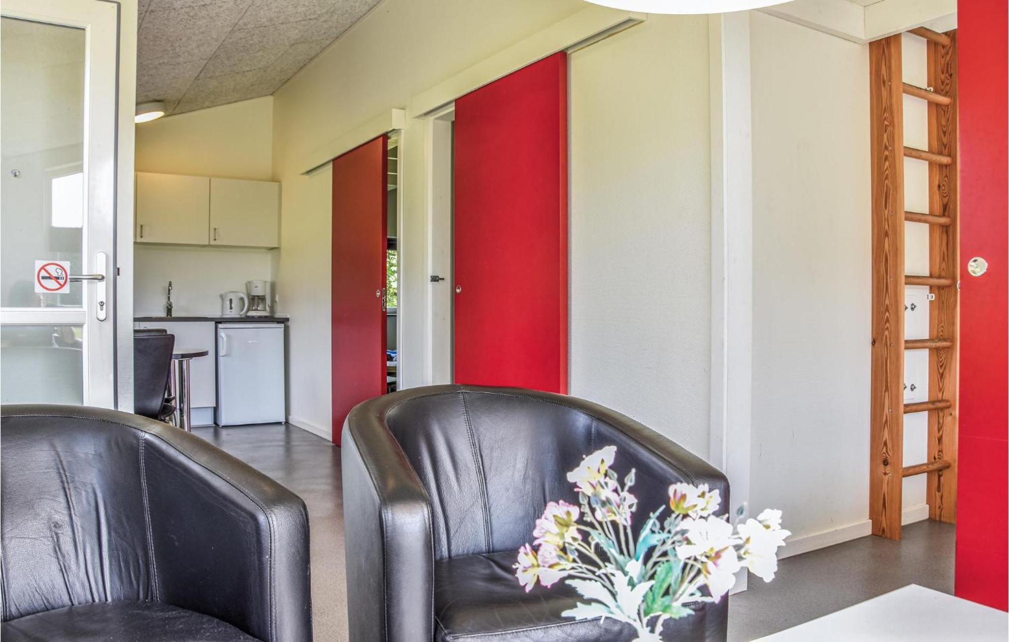 Awesome Home In Spjald With Wifi Esterno foto