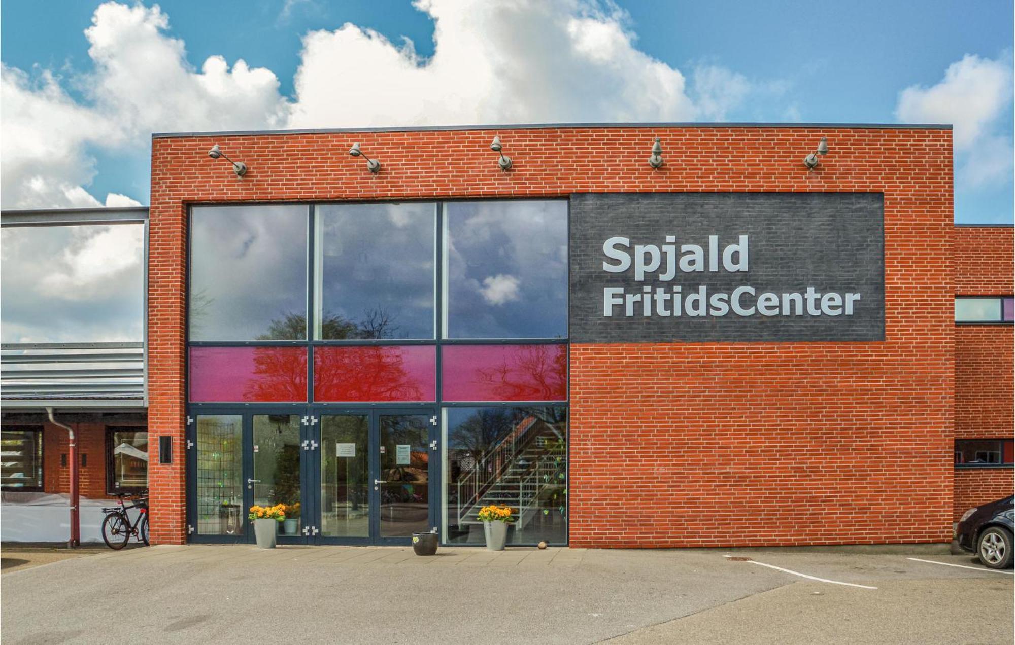 Awesome Home In Spjald With Wifi Esterno foto